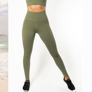 IVL Collective Everyday Legging